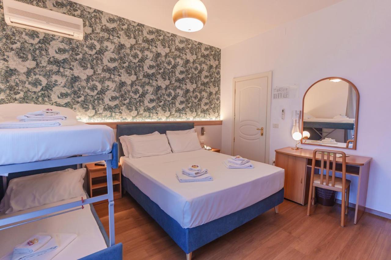 Hotel Tritone Senigallia Exterior photo