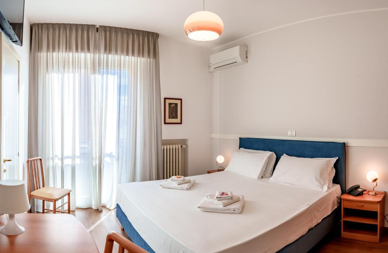 Hotel Tritone Senigallia Exterior photo