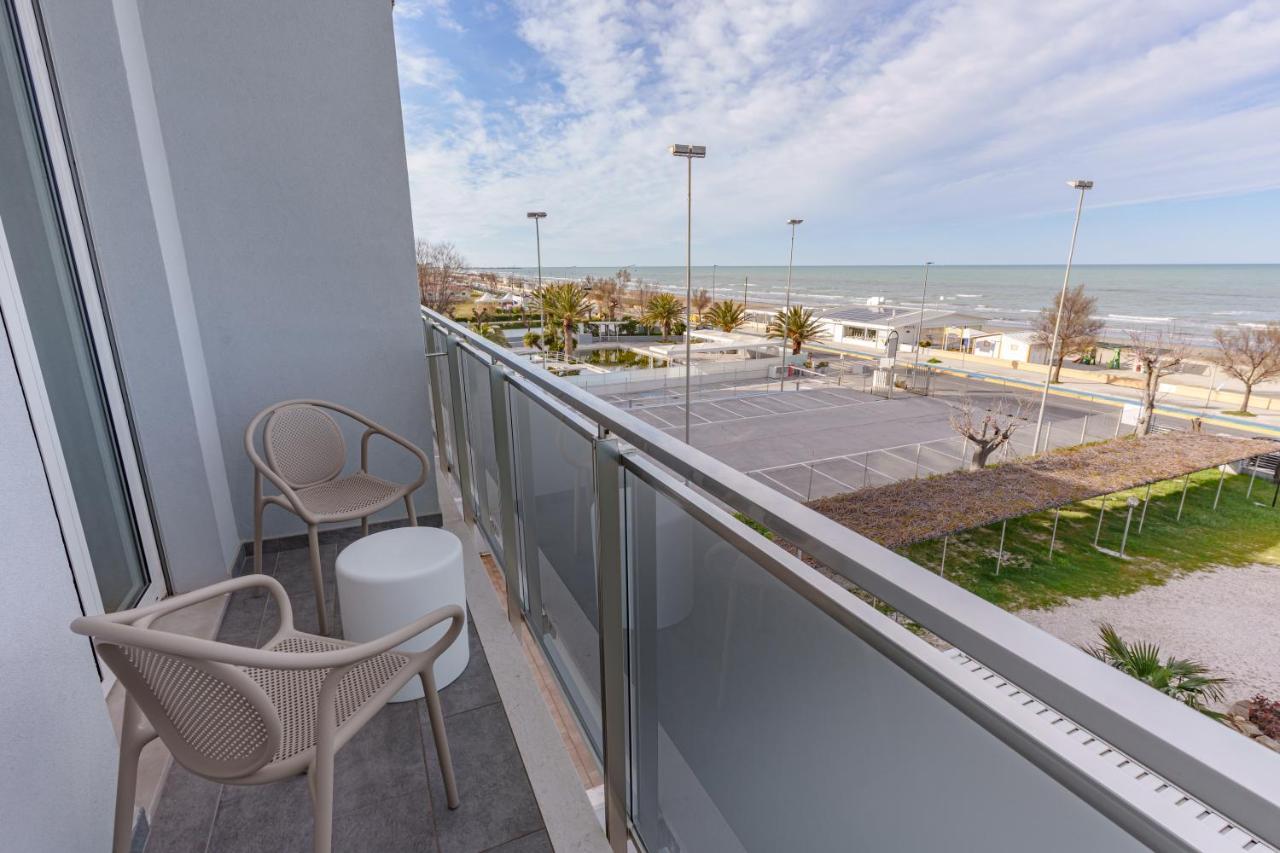 Hotel Tritone Senigallia Exterior photo