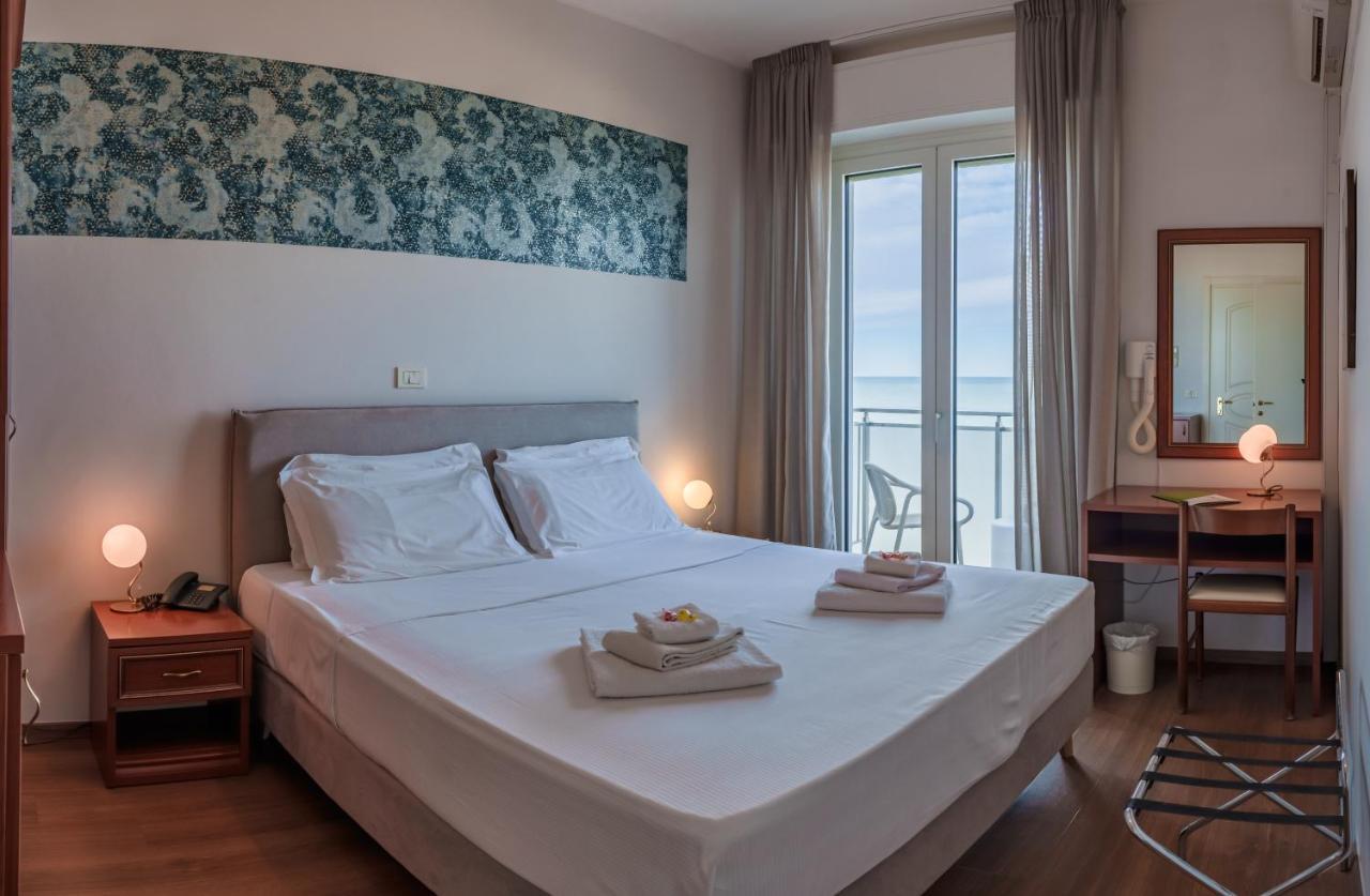 Hotel Tritone Senigallia Exterior photo