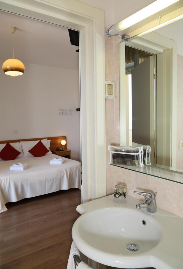 Hotel Tritone Senigallia Exterior photo