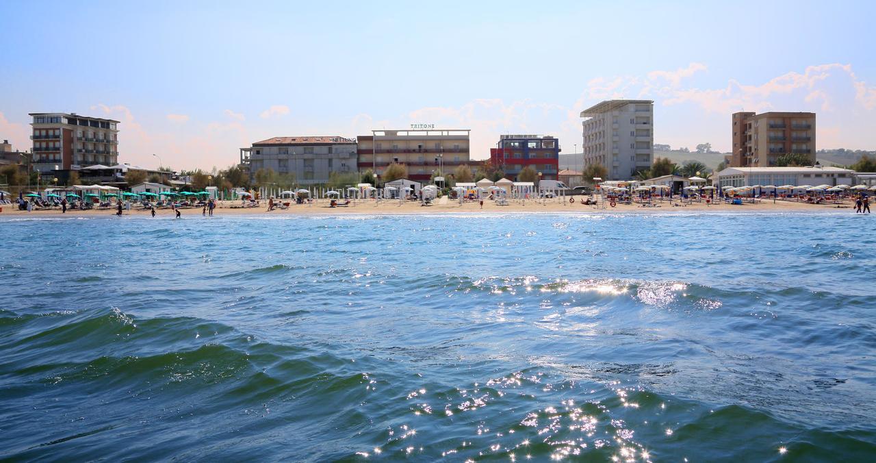 Hotel Tritone Senigallia Exterior photo