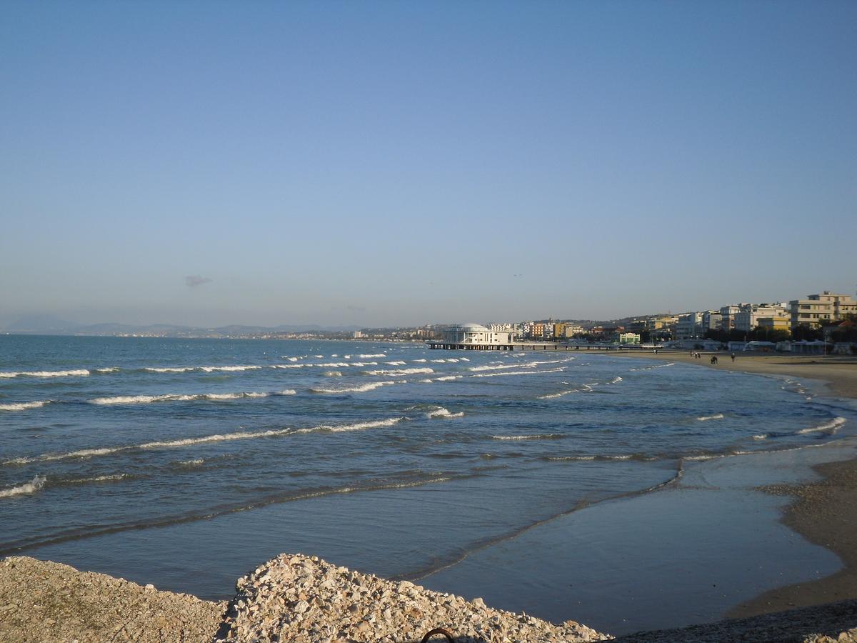 Hotel Tritone Senigallia Exterior photo