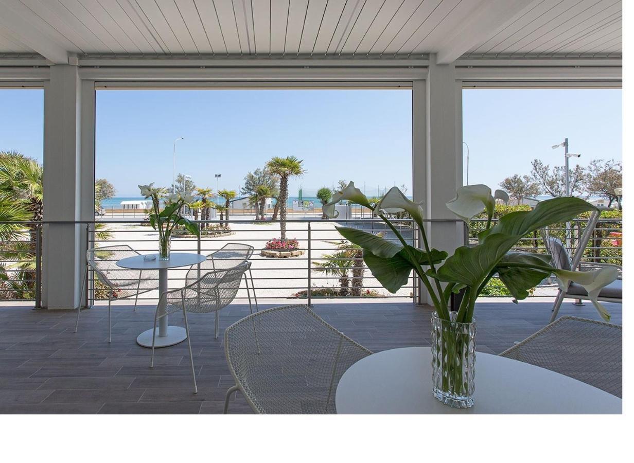 Hotel Tritone Senigallia Exterior photo