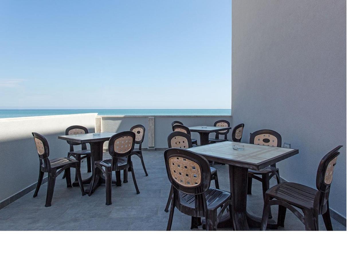 Hotel Tritone Senigallia Exterior photo