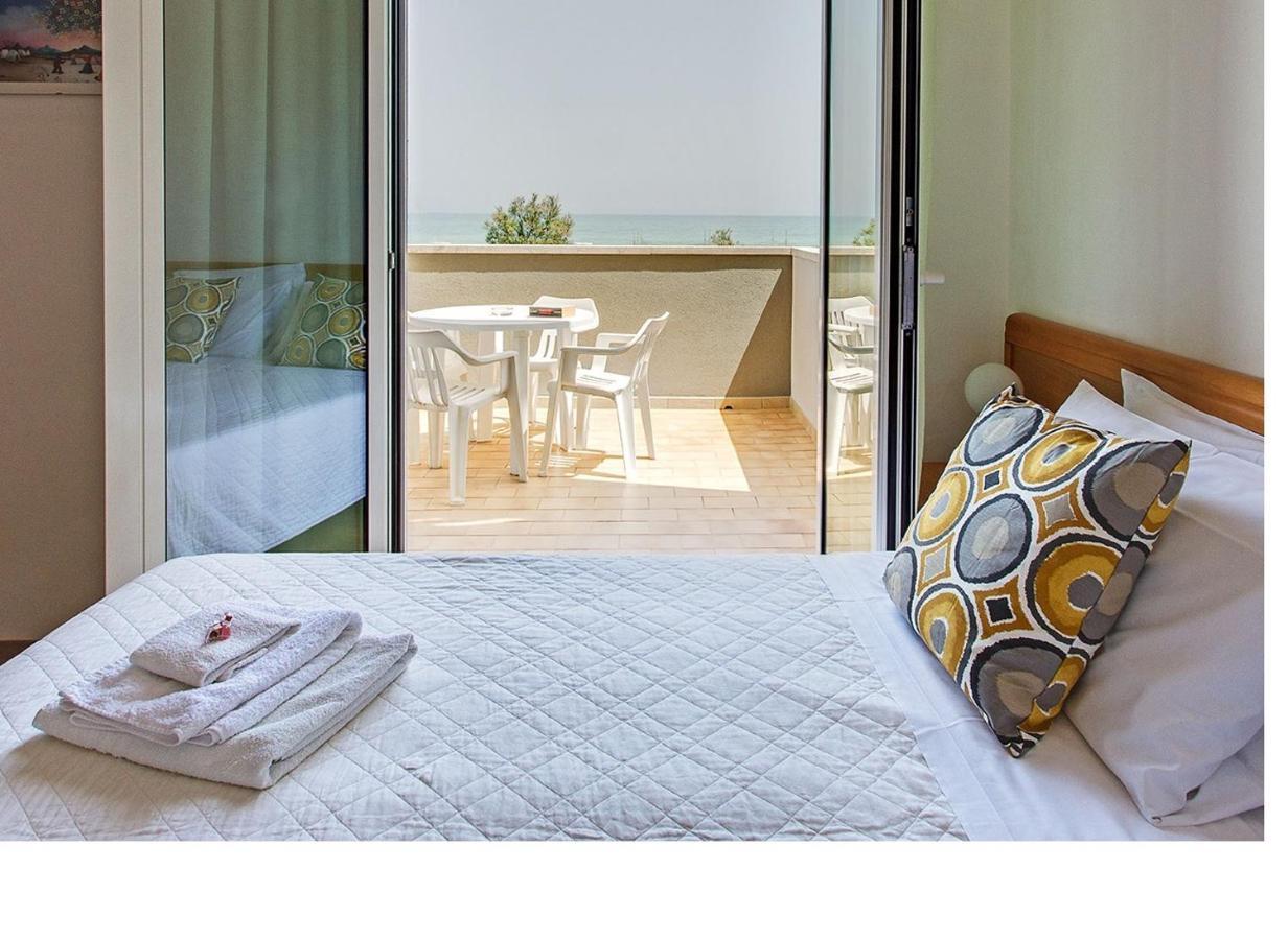 Hotel Tritone Senigallia Exterior photo